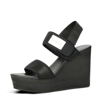 Calvin Klein dámské módní sandály - černé